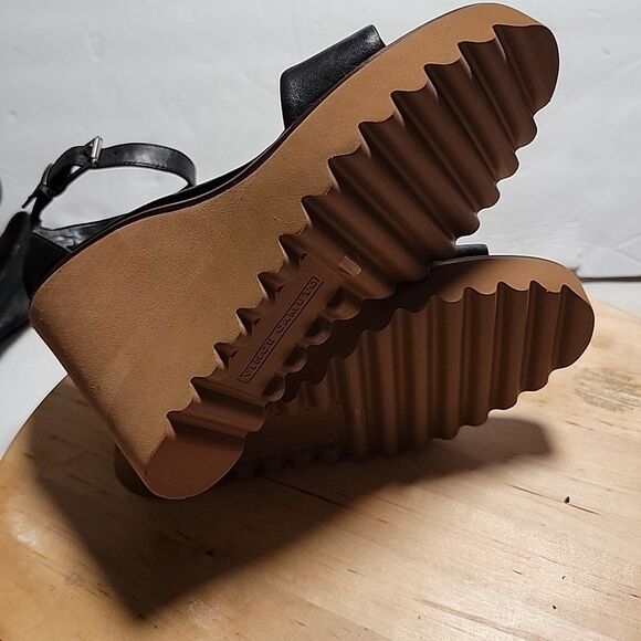 VINCE CAMUTO GRETAM WEDGE SANDAL Size 6.5 M BLACK SOFT SILKY LEATHER - Picture 5 of 6